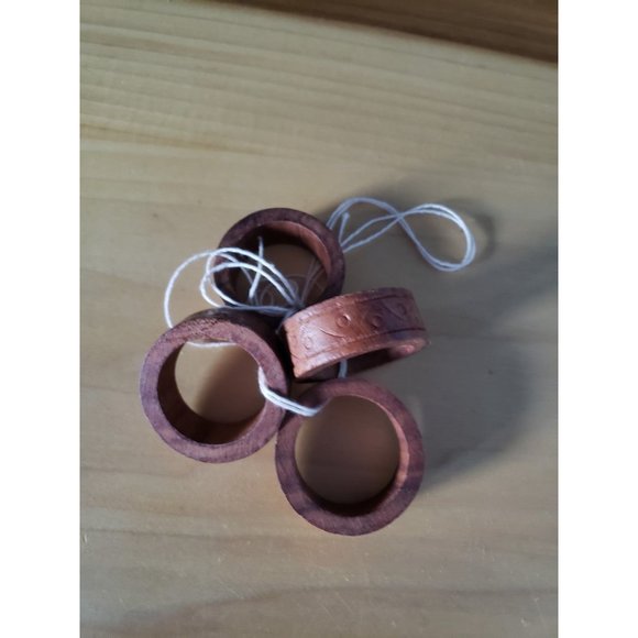 70s‎ Wooden Napkin Rings - Picture 2 of 3